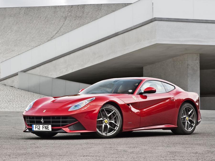  Ferrari F12berlinetta 2012 года  (UK) (фото 3 из 9)